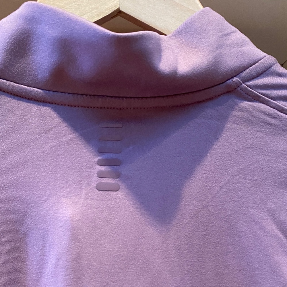 RUNDER Armour Mauve Fitted Top.  Size SP. LIKE NEW! - Picture 10 of 14